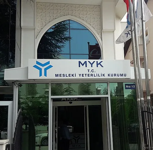 40 Meslekte Mesleki Yeterlilik Belge Zorunluluğu Getirildi.